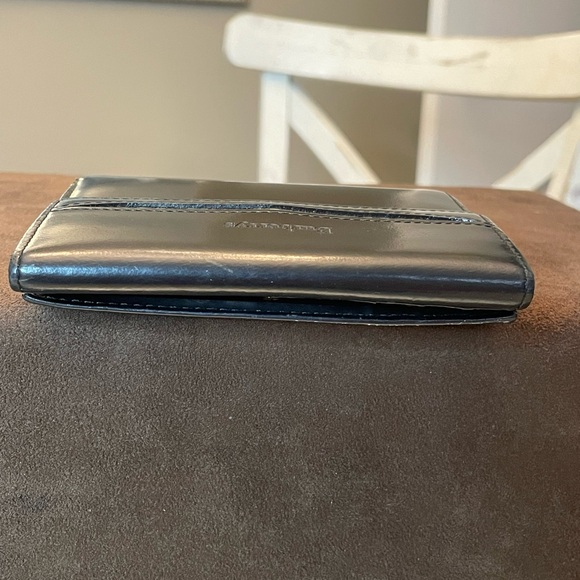 Burberry compact wallet in smooth black leather - Picture 6 of 12